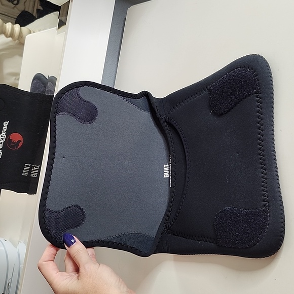 NWOT BlackBeard Spiced Rum Neoprene Envelope Case For IPAD by BUILT - Picture 3 of 8